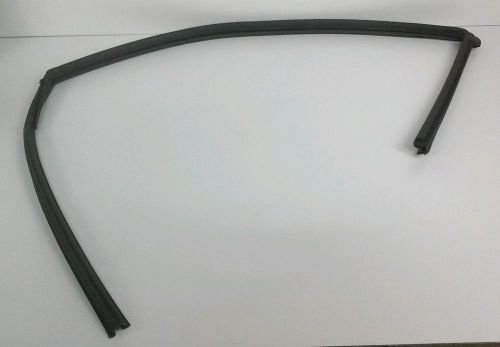 2012-2016 nissan versa sv oem right front door weatherstrip run channel glass