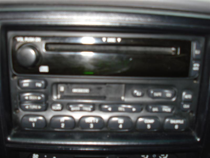 Radio/stereo for 00 01 02 03 windstar ~ am-fm-cass/cd player id 1f2f-18c868-aa