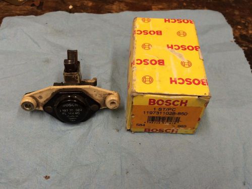 Volvo 242 244 245 760 740 745 780 240 940 1981 - 1995 bosch voltage regulator