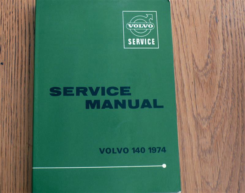 ::volvo 140 1974 green service manual (for 142, 144, 145)--very good condition::