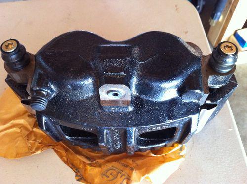 Svt f-150 brake calipers new in box xl3z-2b121-ea  & xl3z-2b120-ea.