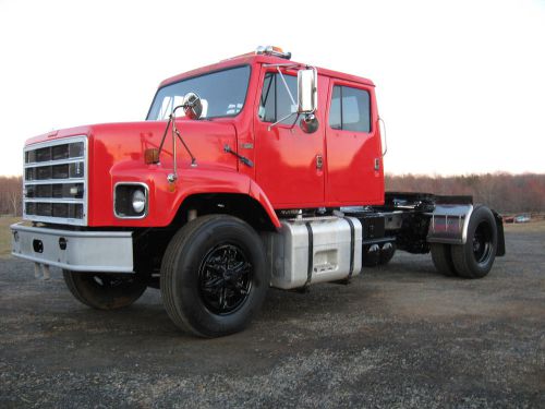 Antique 1987 international crew cab semi truck tractor