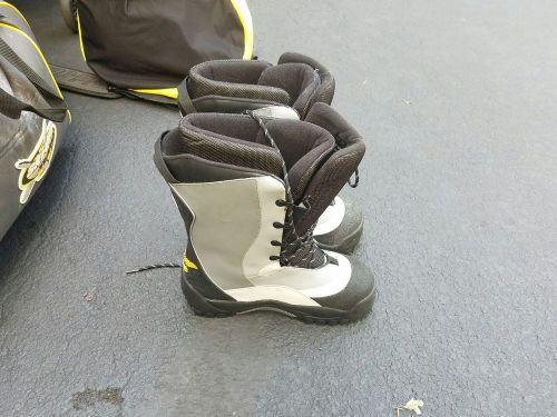 Ski doo boots womens size 9