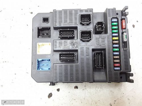 2008 peugeot 308 fuse box under the panel 1600petrol 9663798180