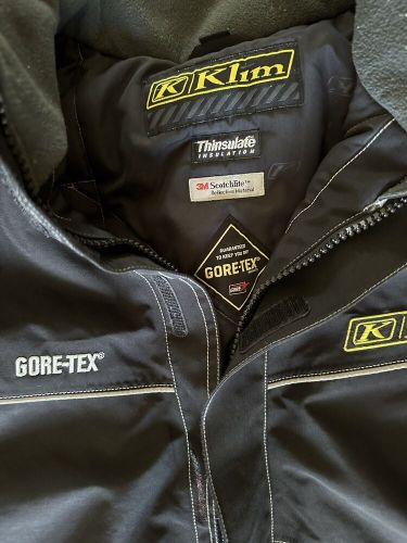 Used klim insulated snowmobile/motorcycle jacket - men&#039;s large - black goretex