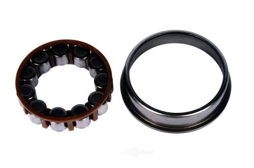 Manual transmission main shaft bearing