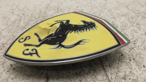 2011 ferrari ff  badge wing fender emblem