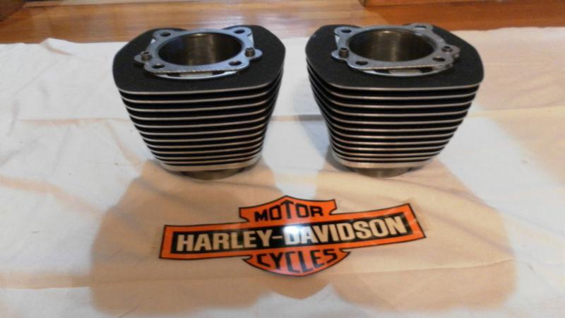  cylinders off a 2011 harley davidson dyna wide glide, brand new!! 