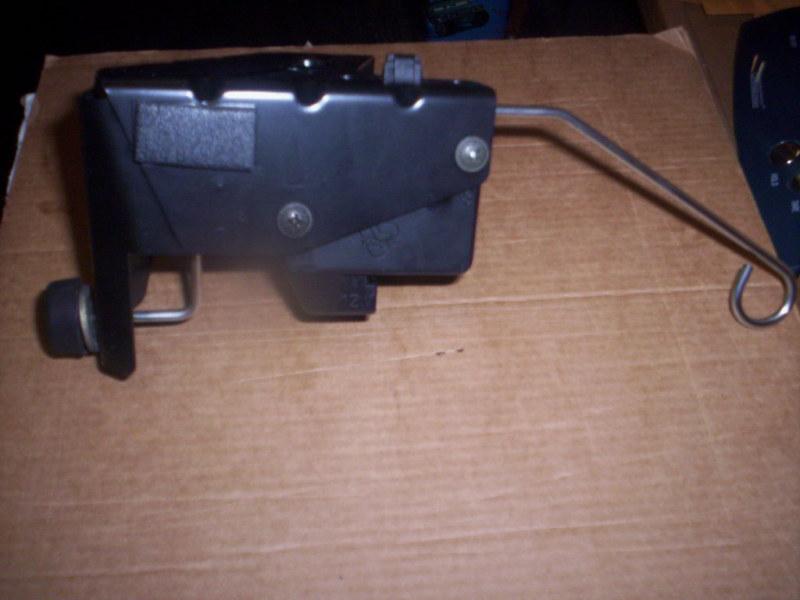 Volvo oem fuel gas door lock s40 v40