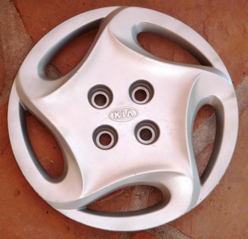 1998 1999 2000 2001 98 99 00 01 kia sephia hubcap wheel cover 14" inch oem