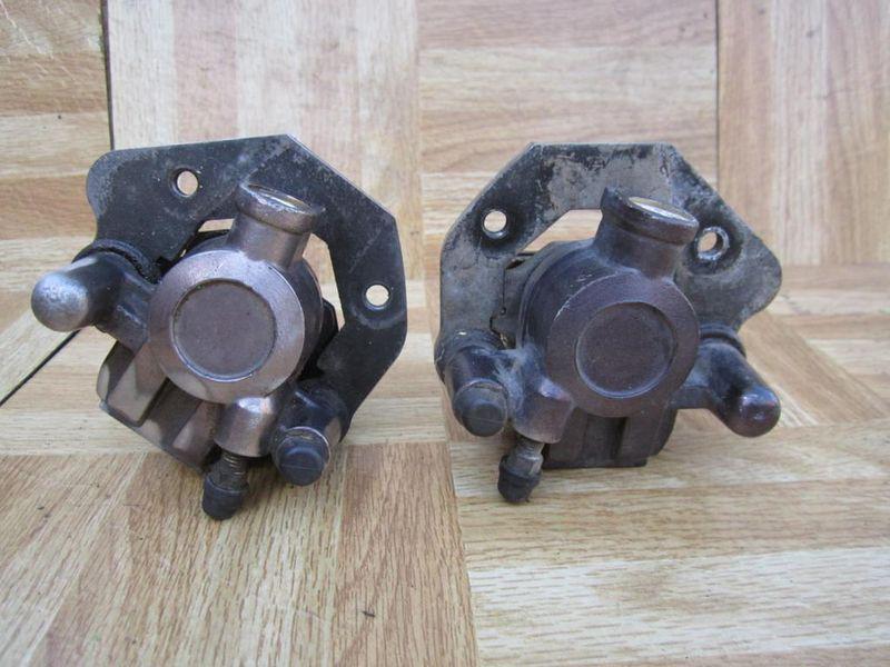 1985 suzuki lt250r lt 250r .. set of front brake calipers