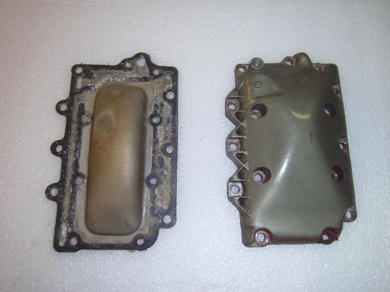 Johnson 1973 25 hp port exhaust cover 