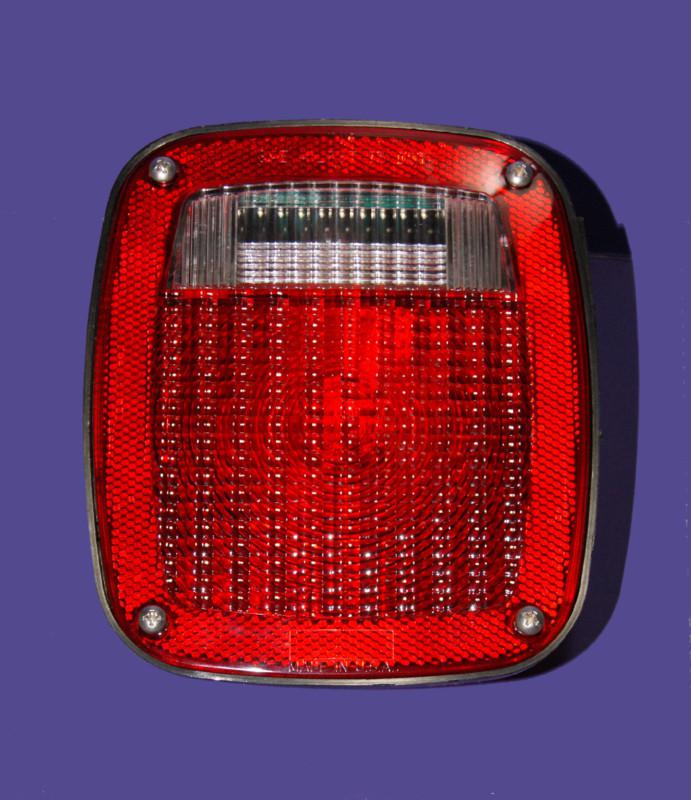 Mack truck left tail light - part number 14m0468 (new)