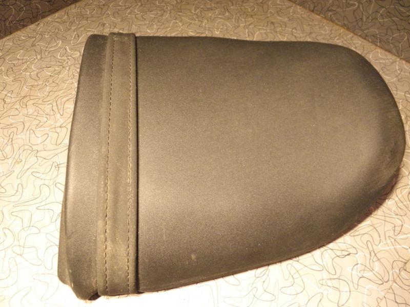 Suzuki bandit 400 1993 rear passenger seat 4300-10d00