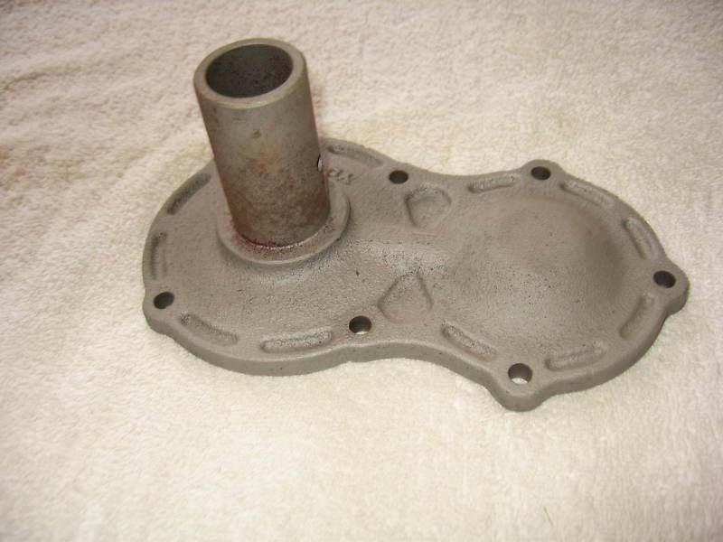 1974-80 toyota land cruiser 4speed transmission bearing retainer 33131-60020