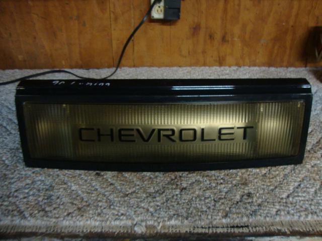 1990 chevrolet lumina center trunk tail light oem