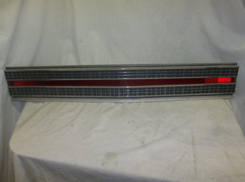 1968 chrysler new yorker rear tail light center trim