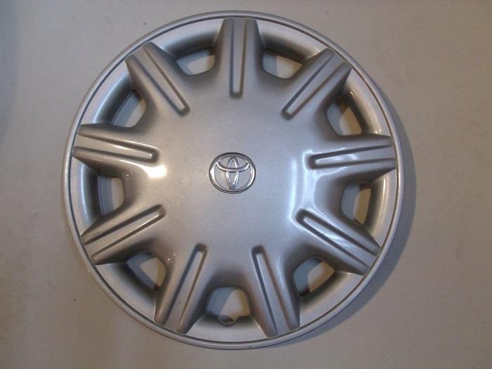 Four 14 inch 1995-1996-1997-1998-1999 toyota avalon hubcaps