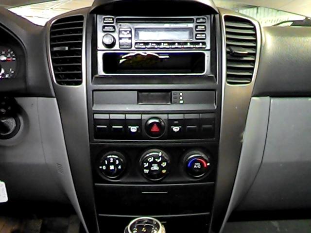 2004 kia sorento radio trim dash bezel 2587964