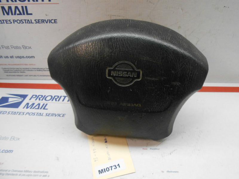 95-97 nissan sentra driver airbag oem **black** mi0731