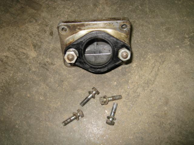 1973 yamaha dt250 - reed valve and carburetor intake boot