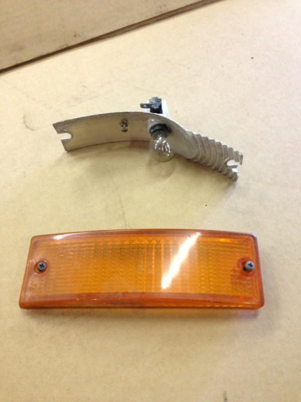 Porsche 911 sc right front turn signal lense with reflector sc 78-83 75-89 oem