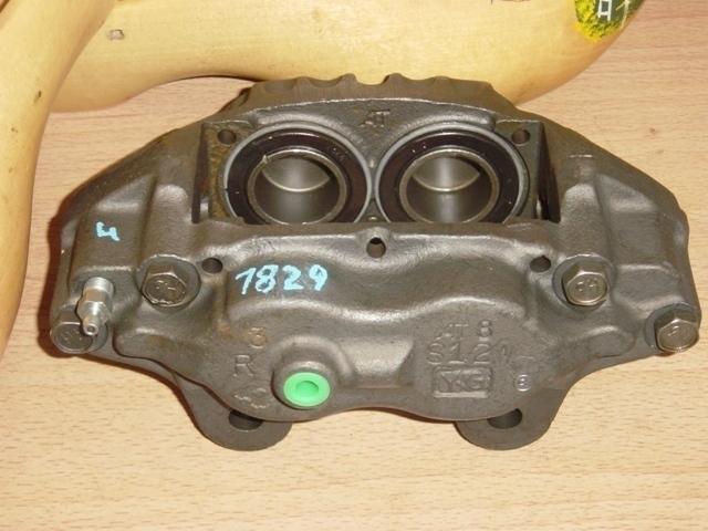 7829 19-1240 front right caliper 4 runner