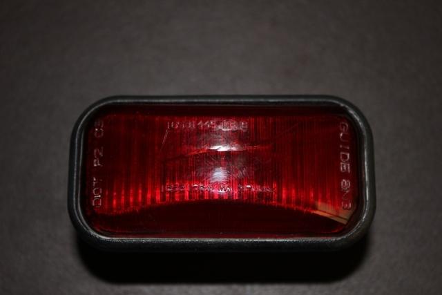 Hummer h2 rear clearance roof light oem , slight hairline crack, works perfectly