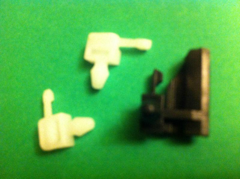 2001-06   bmw x5  door  molding   clips  / 3x 