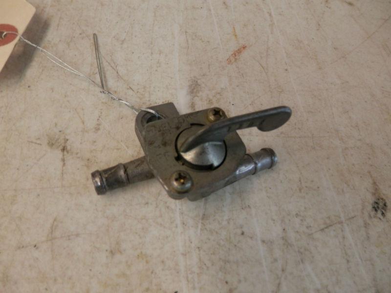 2003 honda crf450r    fuel valve  