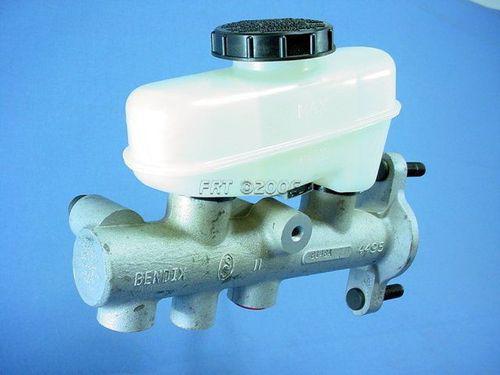 Brake master cylinder ford mustang 1996 1997 1998