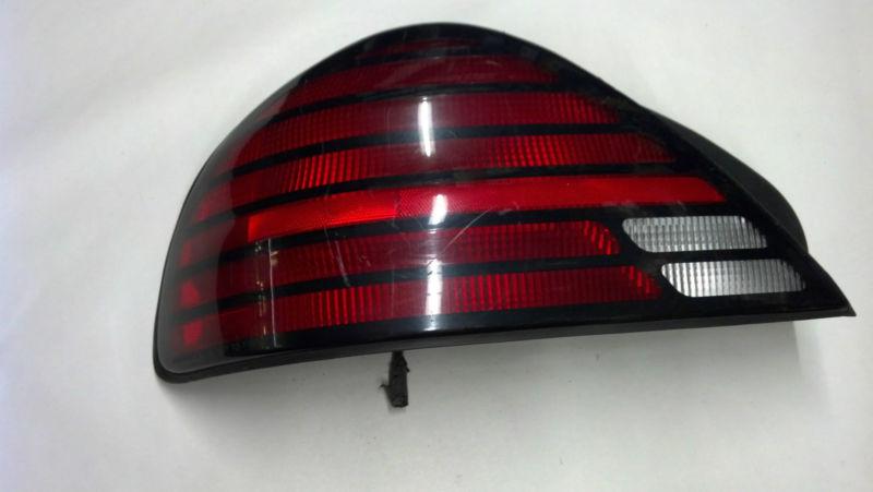 2003 grand am tail light right