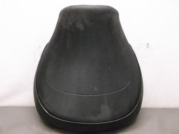 Front seat for the 1998-2004 suzuki vl1500