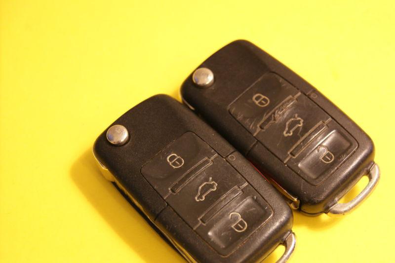 Lot of 2  vw  flip key keyless remotes   nbg735868t