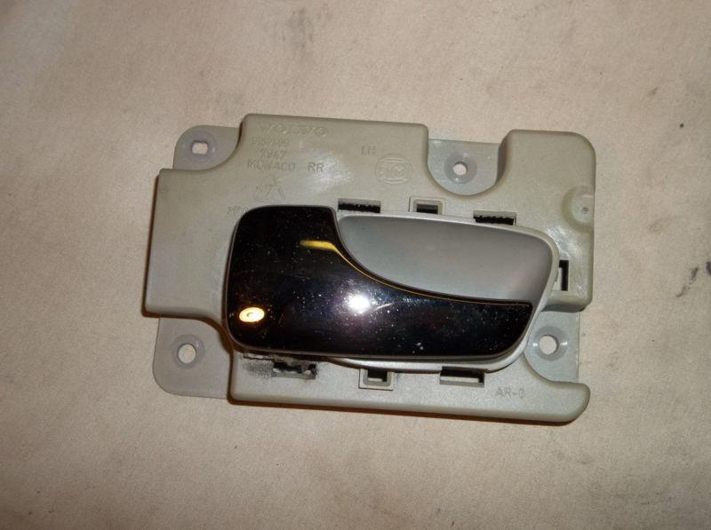 98-00 volvo s70, v70 interior drivers side, left rear, lh door inner handle