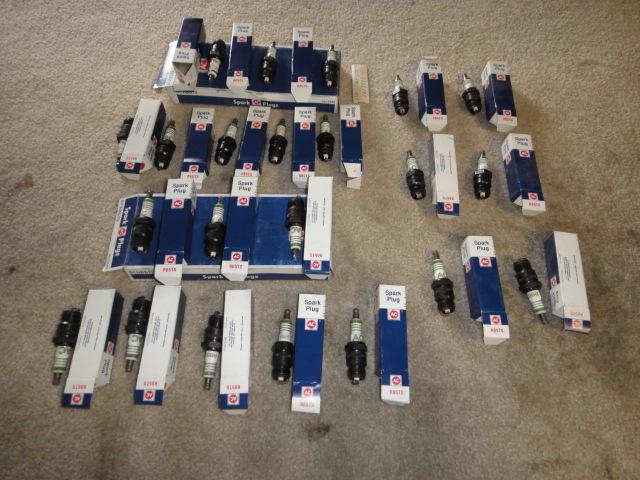 Nice huge lot 22 ac delco spark plugs ac delco # r85ts gm part # 5613886 bin 7b