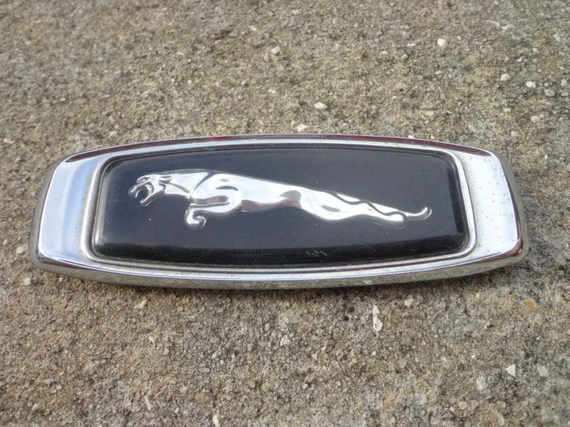 Oem factory genuine stock jaguar fender side emblem badge decal logo xj6 xj8