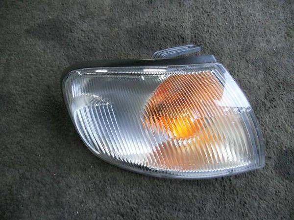 Nissan pulsar 1995 right clearance lamp [4911000]