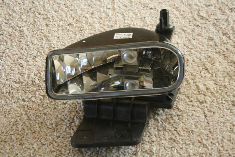 99-02 chevy silverado truck passenger right side fog light lamp 2000 suburban