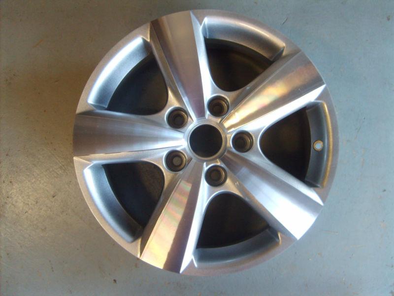 2009-2012 volkswagen routan wheel, 17x6.5, 5 spoke machined/silver 