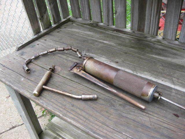 Early 1900's vintage car/truck t style grease fitting grease gun with adapter