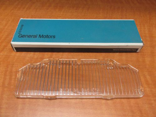 Nos gm corner lamp lens (clear) 1973-1976 toronado l/h