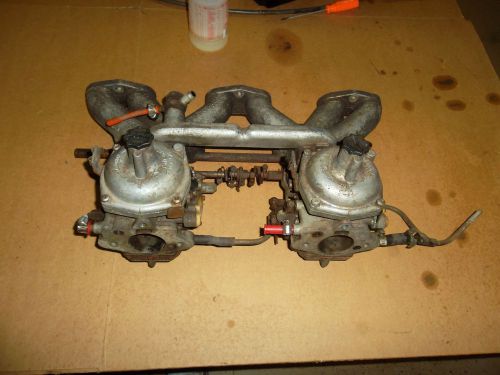 Triumph tr250, tr6 engine intake manifold with carburetors