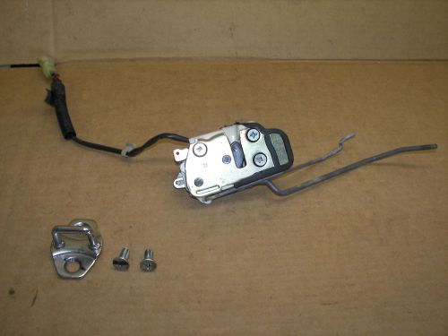 90-91 honda civic 2 door hatchback passenger door latch w/ striker manual locks