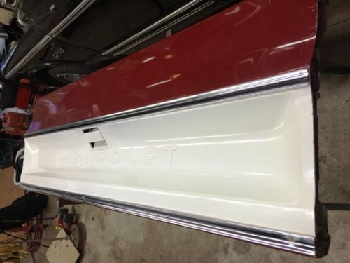 1974 c10/c-10 chevy take-off tailgate with nos chrome