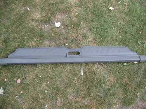 Gray 2000-2002 isuzu rodeo rear cargo cover privacy shade oem 8972914955