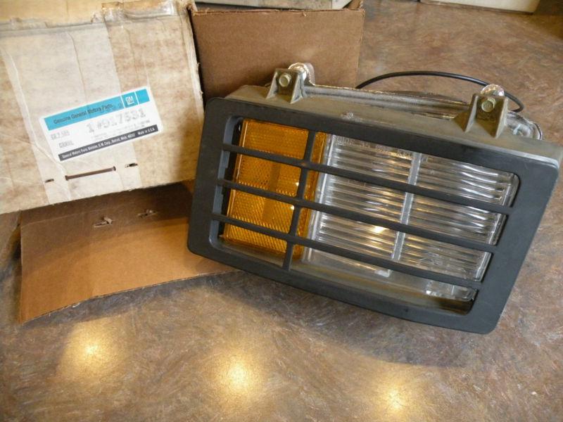 Genuine gm part 1971 1972 oldsmobile delta 88 ninety eight cornering lamp assy.