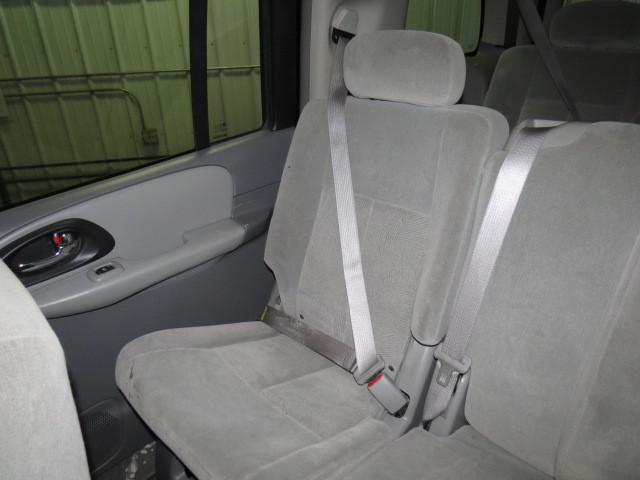 2005 chevy trailblazer ext rear seat belt & retractor only rh passenger gray