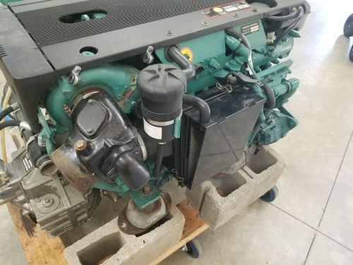 Volvo penta d4 210 hp complete engine diesel 864 hrs transmission rigging evc