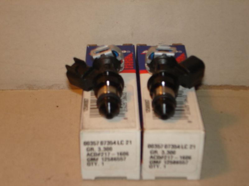 2004-2006 chevy malibu 3.5l engine fuel injectors (2)